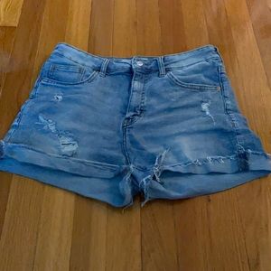 Wmn size 6 Jean shorts